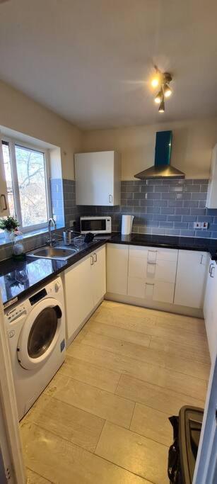 Private 2 Bed Flat Close To Excel & Airport * Londra