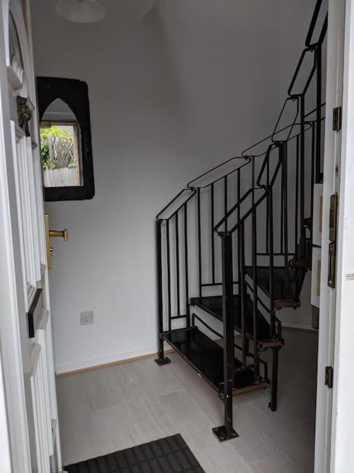 Private 2 Bed Flat Close To Excel & Airport Apartament