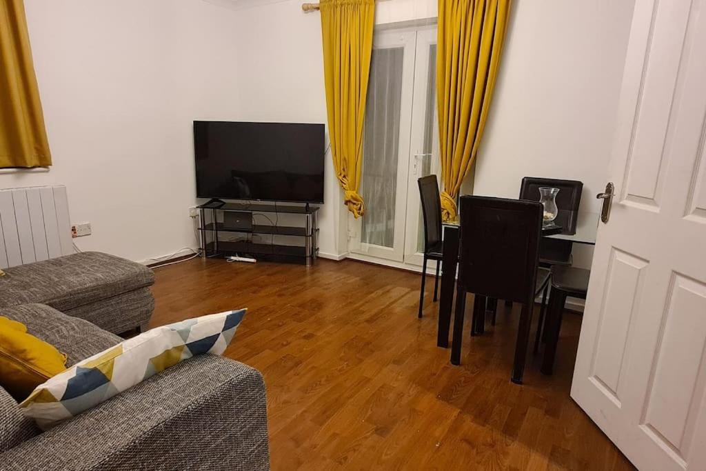 Apartament Private 2 Bed Flat Close To Excel & Airport